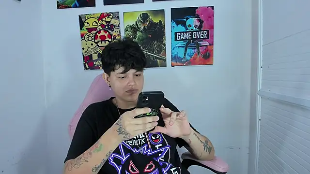 Snapshot of _ian_sweet chatting on November 22, 7:02 pm ian sweet online show from November 22, 7:02 pm