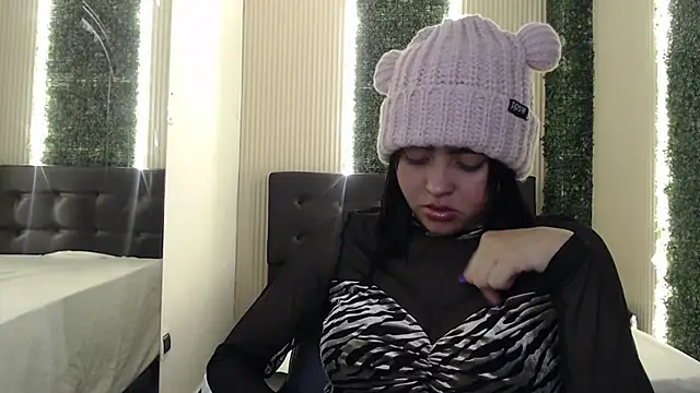 mia violet8 online show from November 27, 12:24 am