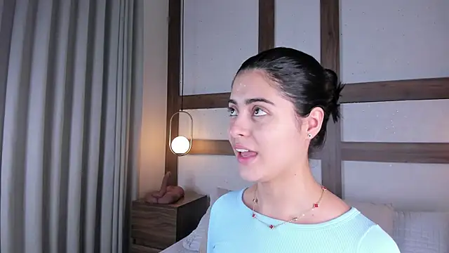 SarhaVega online show from December 22, 1:19 pm