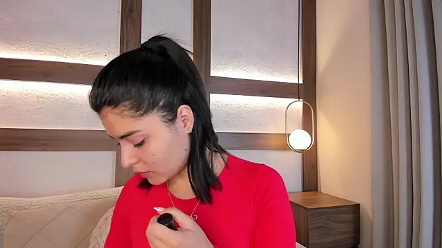 SarhaVega online show from April 10, 1:27 pm