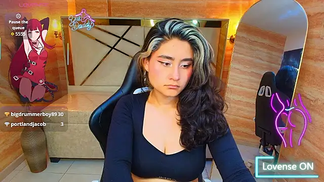 Snapshot of sofi_r_ chatting on January 14, 12:38 am sofi r online show from January 14, 12:38 am