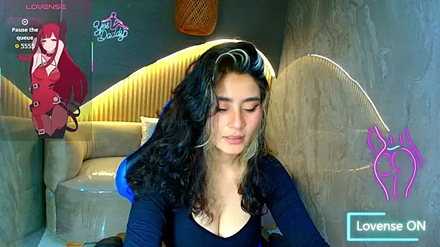 Snapshot of sofi_r_ chatting on February 5, 1:16 pm sofi r online show from February 5, 1:16 pm