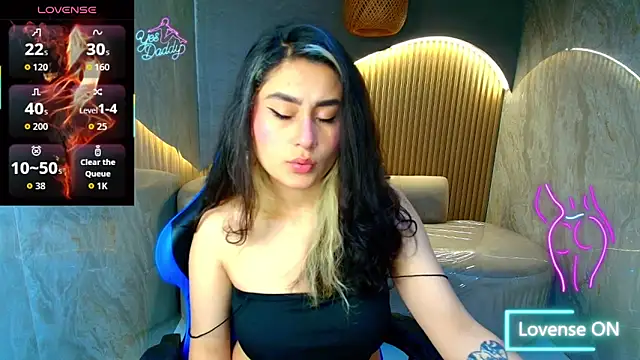 Snapshot of sofi_r_ chatting on February 10, 1:15 pm sofi r online show from February 10, 1:15 pm