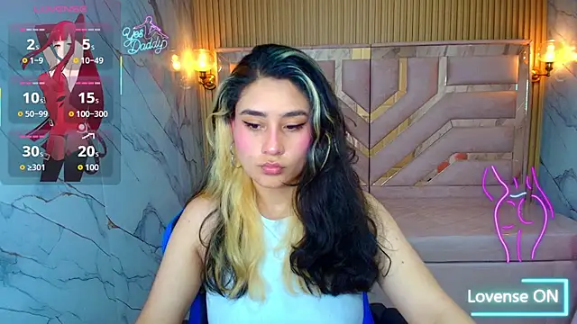 Snapshot of sofi_r_ chatting on February 27, 7:58 pm sofi r online show from February 27, 7:58 pm