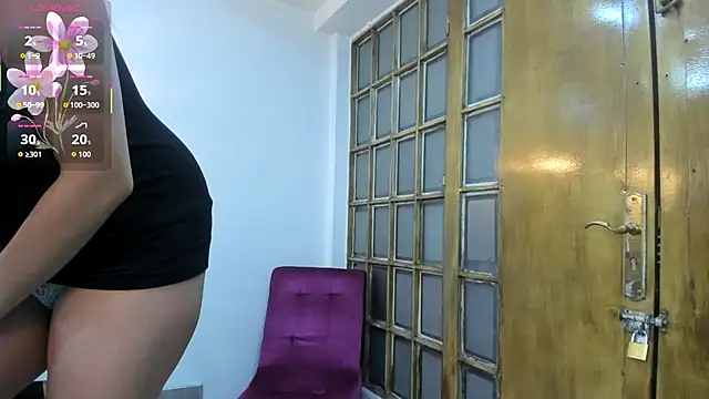 Snapshot of Mysterius_Woman chatting on December 4, 12:58 pm Mysterius Woman online show from December 4, 12:58 pm