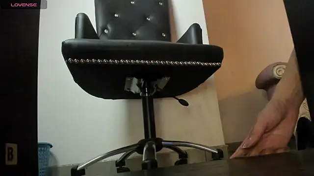 Snapshot of Mysterius_Woman chatting on July 4, 11:27 am Mysterius Woman online show from July 4, 11:27 am