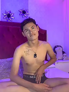 Snapshot of Milan_Rizo chatting on November 23, 8:19 pm Milan Rizo online show from November 23, 8:19 pm