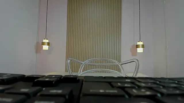 Snapshot of Izelevans chatting on February 19, 12:34 pm Izelevans online show from February 19, 12:34 pm