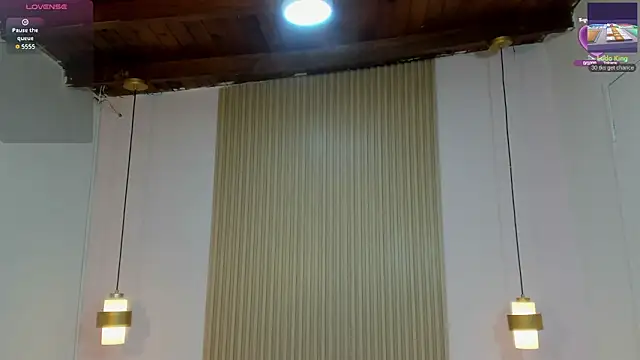 Snapshot of Izelevans chatting on February 28, 1:01 pm Izelevans online show from February 28, 1:01 pm