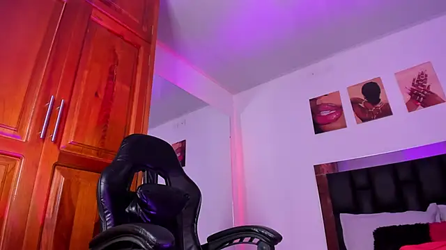 ValeryTs1 online show from April 2, 6:16 pm