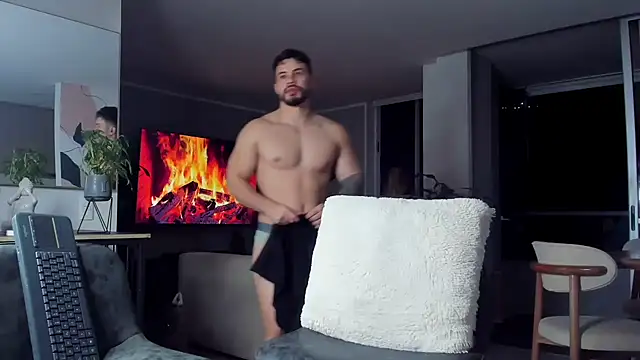 Valenthino Salvatore online show from April 19, 3:17 am