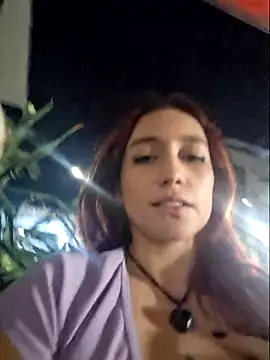 Snapshot of Eveeelyn25 chatting on February 5, 1:43 am Eveeelyn25 online show from February 5, 1:43 am