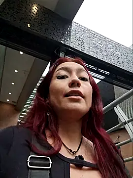 Snapshot of Eveeelyn25 chatting on February 15, 10:17 pm Eveeelyn25 online show from February 15, 10:17 pm