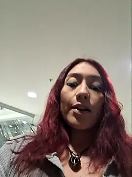 Snapshot of Eveeelyn25 chatting on February 25, 12:42 am Eveeelyn25 online show from February 25, 12:42 am