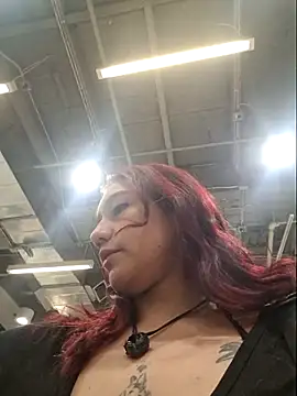 Snapshot of Eveeelyn25 chatting on March 6, 10:28 pm Eveeelyn25 online show from March 6, 10:28 pm