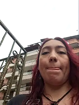 Snapshot of Eveeelyn25 chatting on March 8, 9:18 pm Eveeelyn25 online show from March 8, 9:18 pm