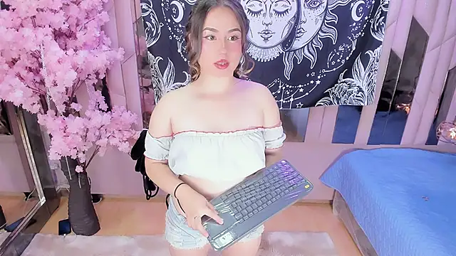 Naomistart online show from December 14, 9:19 pm