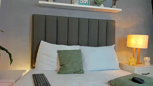 lindaa natashaa  online show from December 21, 2:51 am