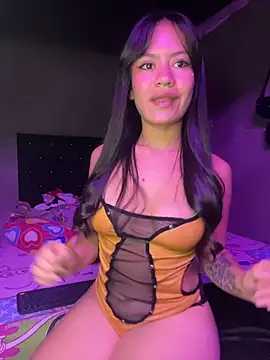 GiiaaFox online show from December 2, 6:03 pm