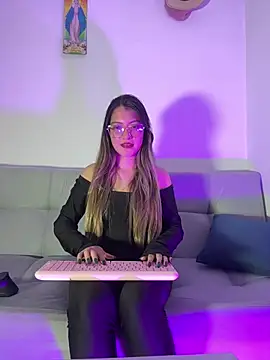 hanna  jones7 online show from January 18, 10:13 pm