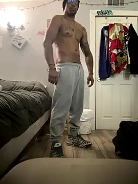 Snapshot of MTheRealrDLlongCrippler chatting on December 14, 12:16 am MTheRealrDLlongCrippler online show from December 14, 12:16 am