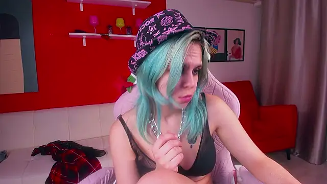 LiraBelle online show from February 24, 3:10 pm