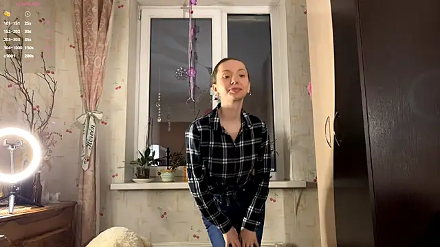 Snapshot of PaulaTisch chatting on February 7, 4:11 pm PaulaTisch online show from February 7, 4:11 pm