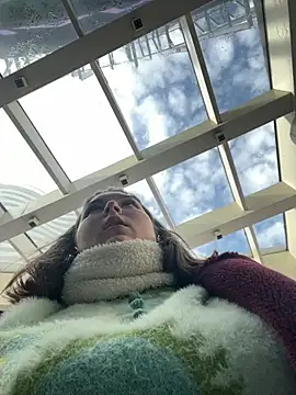 Snapshot of KateBurlesk chatting on February 12, 7:58 am KateBurlesk online show from February 12, 7:58 am