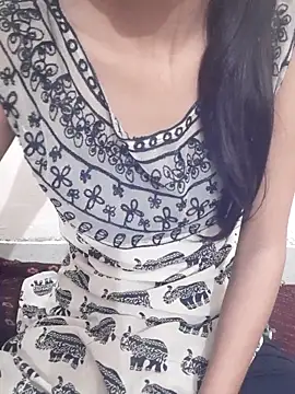 Snapshot of Alli8900 chatting on February 2, 6:39 pm Alli8900 online show from February 2, 6:39 pm