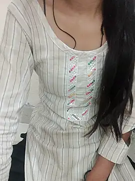 Snapshot of Alli8900 chatting on March 18, 7:17 pm Alli8900 online show from March 18, 7:17 pm