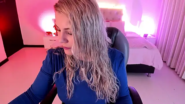 Violeta Hotter online show from December 17, 11:05 am