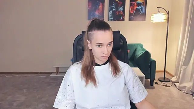 Snapshot of OkDevier chatting on November 23, 8:58 am OkDevier online show from November 23, 8:58 am