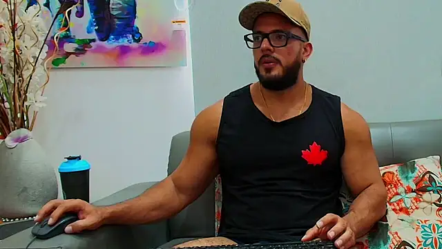 Snapshot of titanmax25 chatting on November 24, 7:13 pm titanmax25 online show from November 24, 7:13 pm