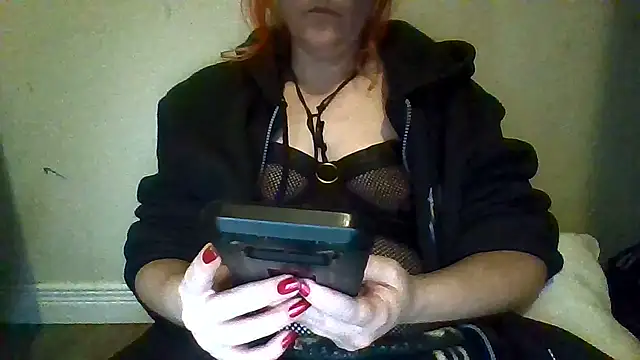 Snapshot of findom_mistressvampcandy chatting on November 23, 4:23 am findom mistressvampcandy online show from November 23, 4:23 am