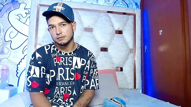 Couple wildd  online show from December 1, 8:14 pm