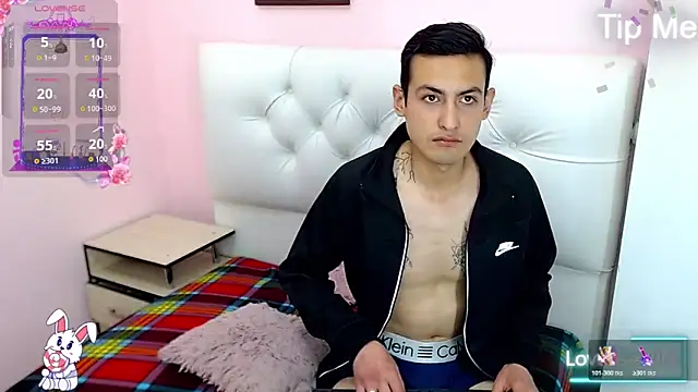 Snapshot of xxxstrongerboyxxx chatting on November 25, 8:09 pm xxxstrongerboyxxx online show from November 25, 8:09 pm