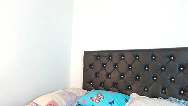 Ameliejoness  online show from April 11, 8:57 pm