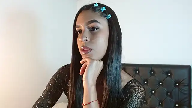 Ameliejoness  online show from May 30, 9:01 pm