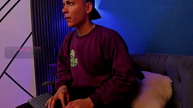 IAN LEIN online show from November 25, 3:17 am