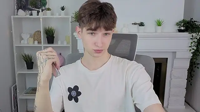 Maxwellchiik online show from November 26, 12:39 pm