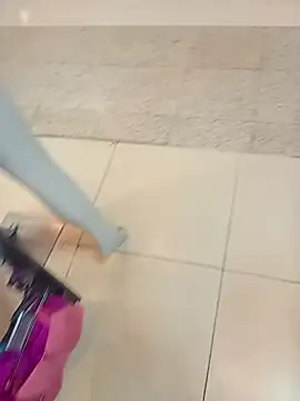 EweXZZ online show from December 1, 8:58 pm