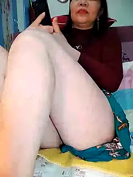 LisantLy online show from December 17, 9:54 pm