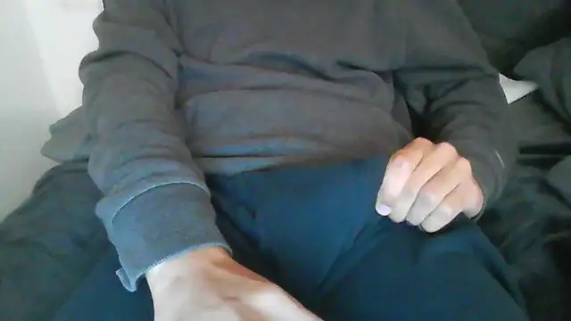 latinman7944 online show from February 18, 7:48 am