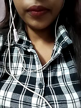 Snapshot of simmi02 chatting on November 23, 9:03 pm simmi02 online show from November 23, 9:03 pm