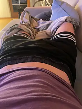 Snapshot of nightbound99 chatting on February 25, 7:56 pm nightbound99 online show from February 25, 7:56 pm