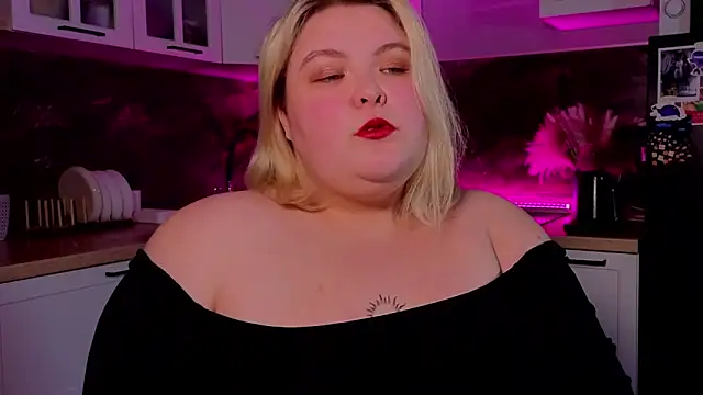 ellagoddes online show from November 26, 5:14 pm