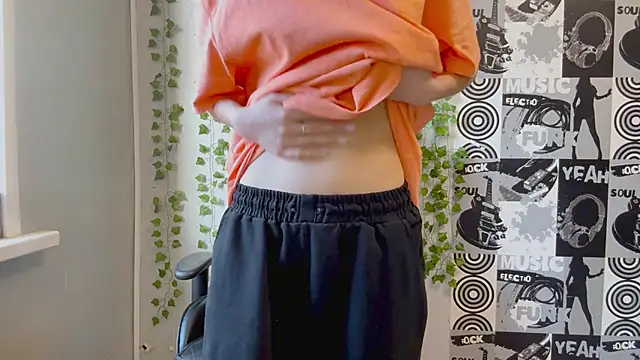 helgicuteness online show from January 18, 10:41 am