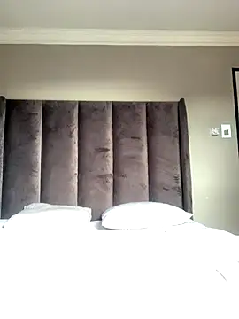 Snapshot of cuddlegiantbear chatting on November 24, 5:18 am cuddlegiantbear online show from November 24, 5:18 am