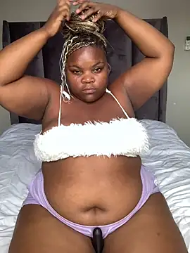 Snapshot of cuddlegiantbear chatting on November 28, 7:33 am cuddlegiantbear online show from November 28, 7:33 am