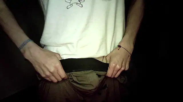 ghooozt69  online show from December 19, 3:24 am